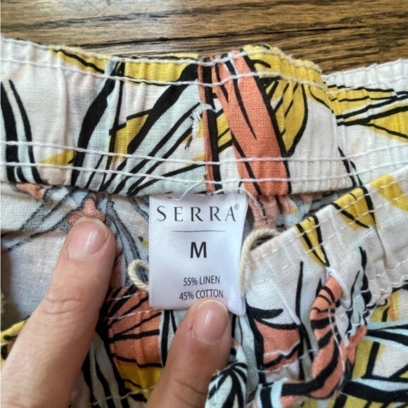3/$30 Serra medium crop tropical linen/ cotton pants - Picture 3 of 3